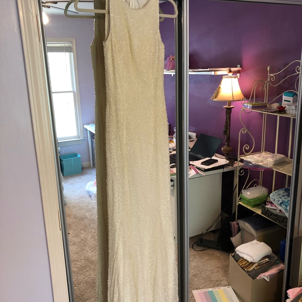 Pearled and beaded formal dress - Picture 3 of 7